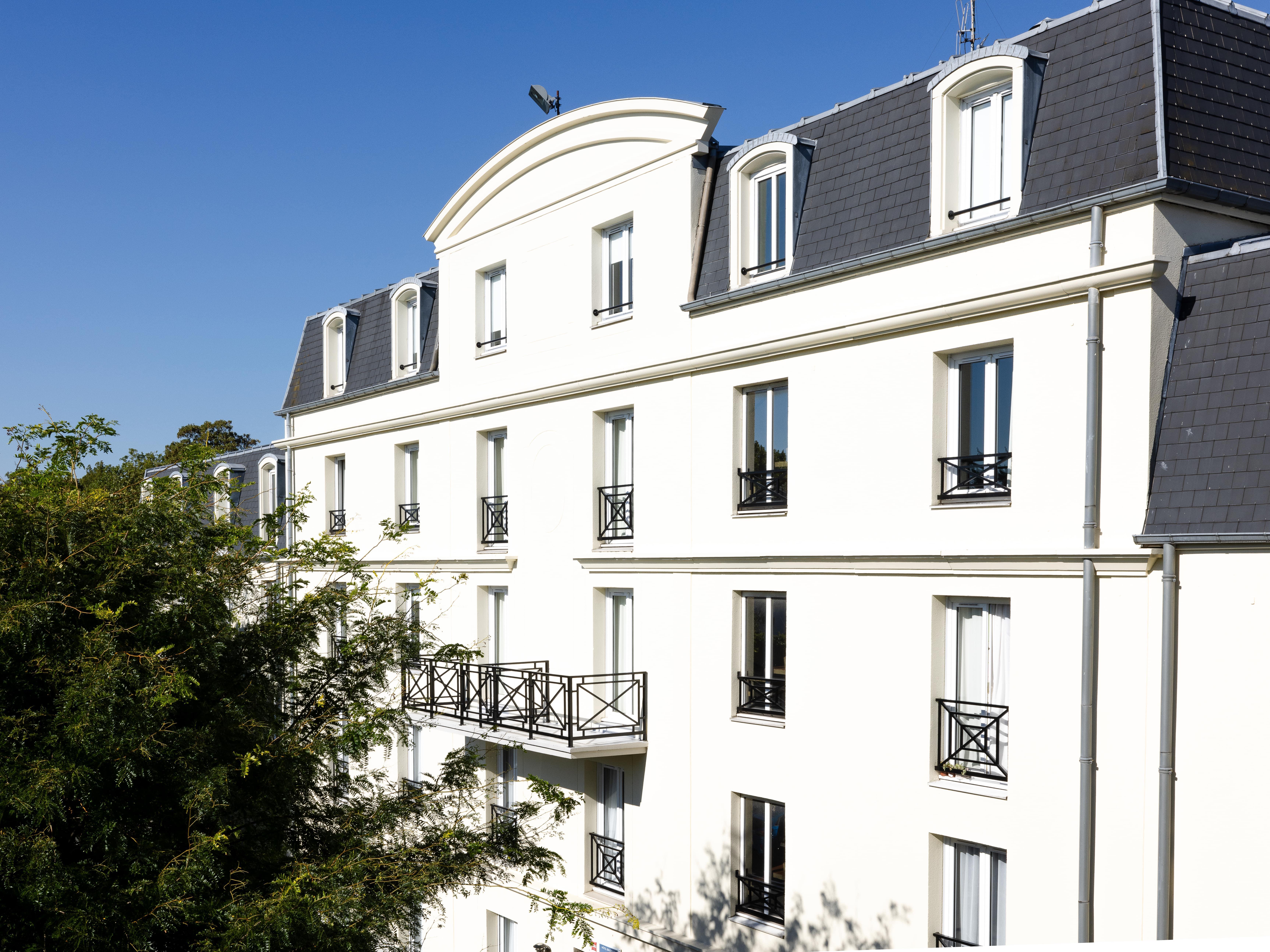 Hotel Baudouin Валенсиен Екстериор снимка