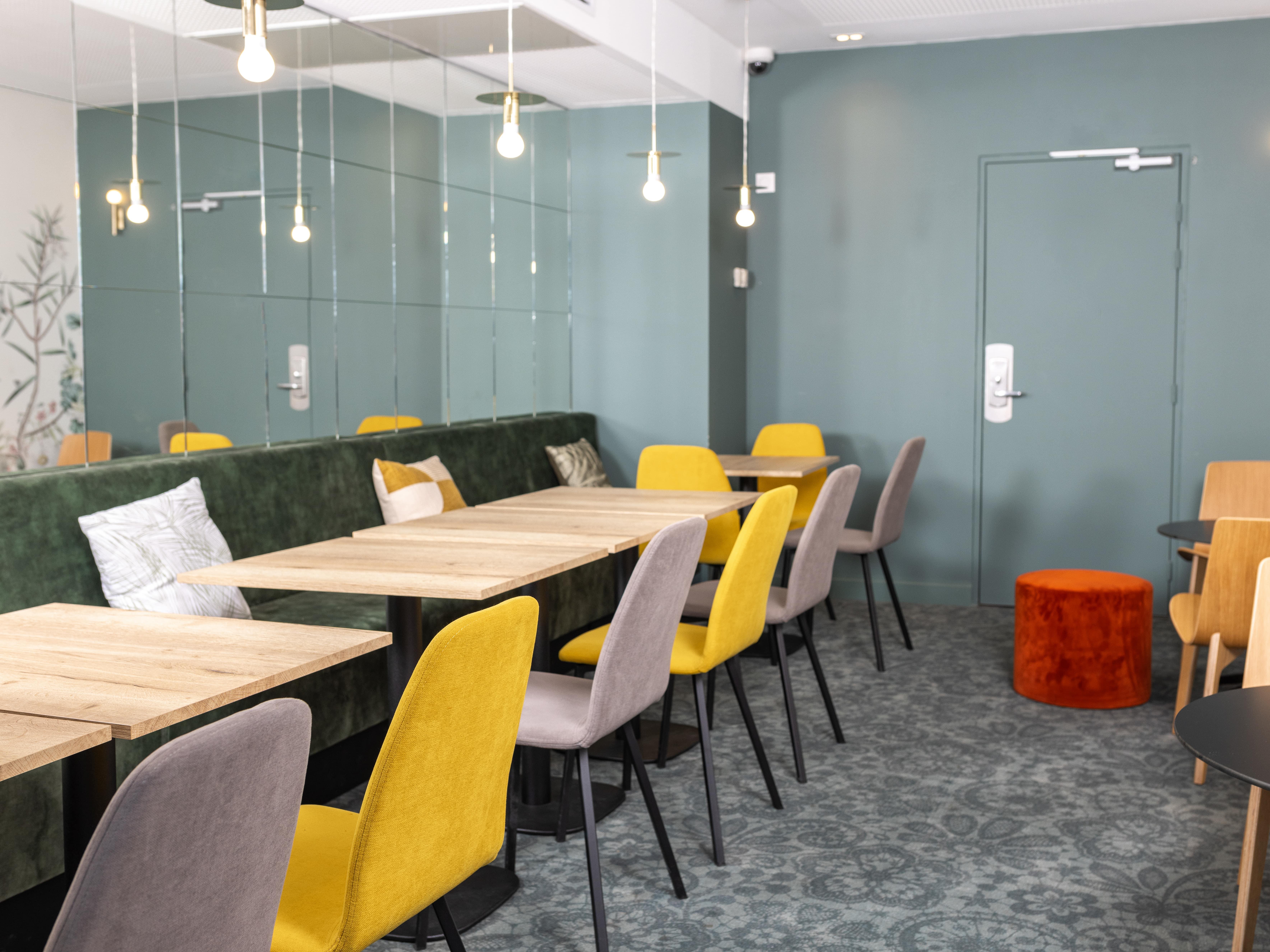 Hotel Baudouin Валенсиен Екстериор снимка
