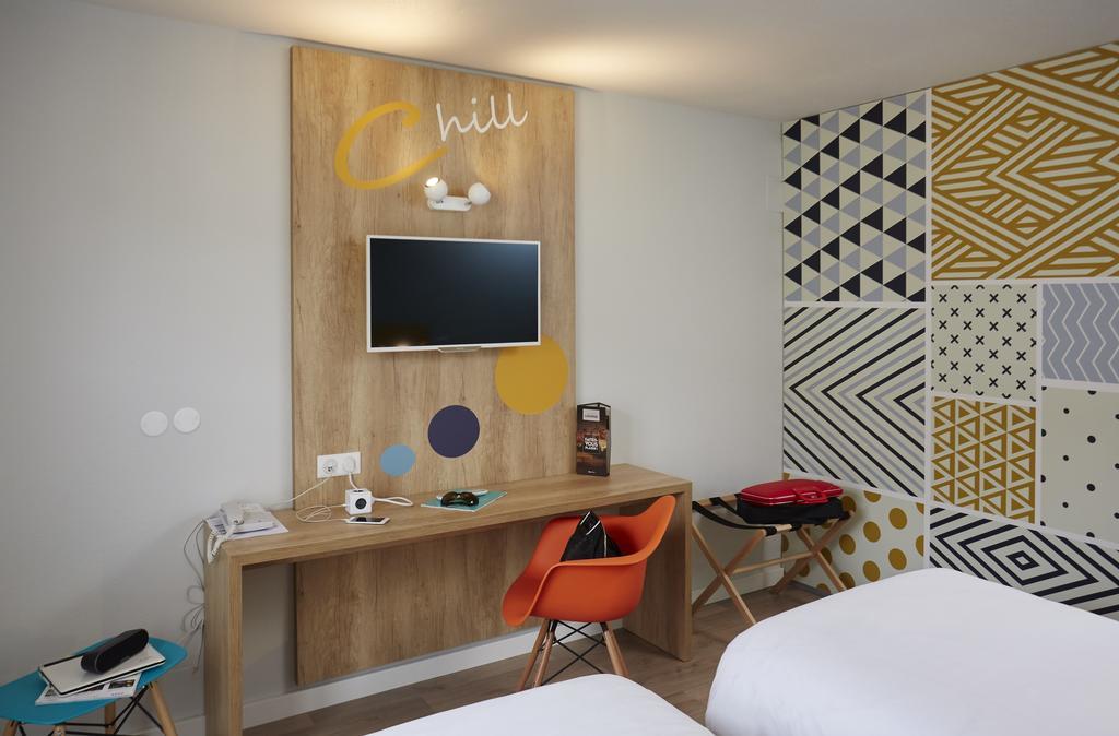 Hotel Baudouin Валенсиен Екстериор снимка